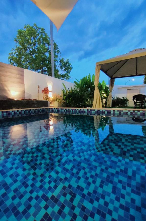 Spring Fields Homestay By Sizma Semenyih Exterior photo